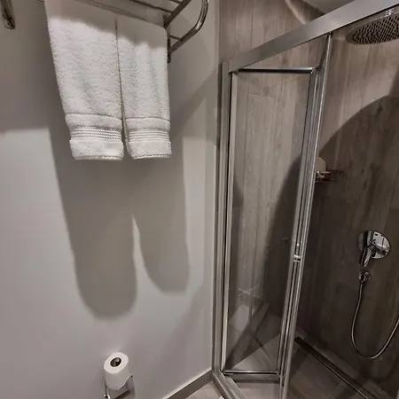 10m2 ホステル