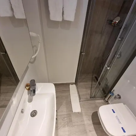 10m2 אכסניה *